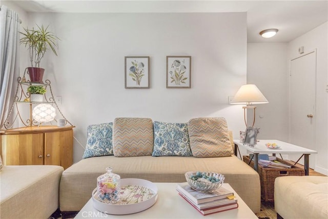 15155 Sherman Way Unit 14, Van Nuys, CA 91405 - view of living room