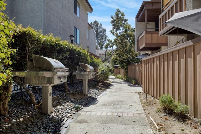 15155 Sherman Way Unit 14, Van Nuys, CA 91405 - view of home's community