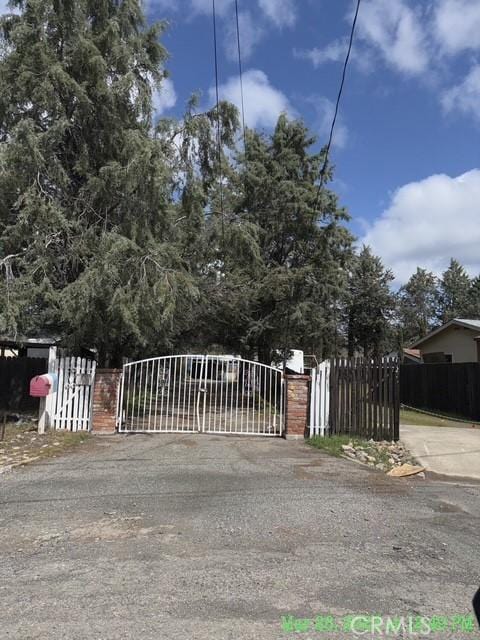 17216 Cedar Way, Clearlake Oaks, CA 95423 - gate with fence