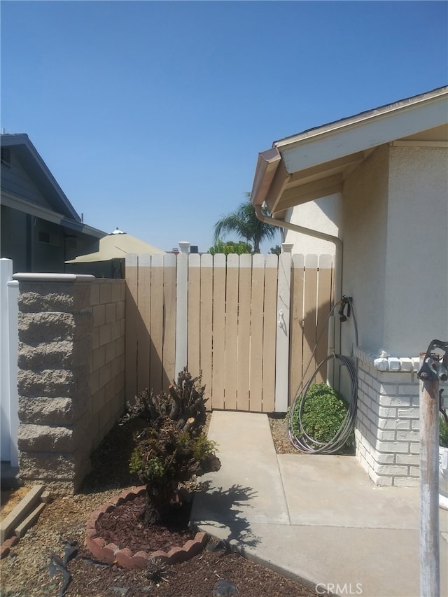 26284 Fairlane Dr, Menifee, CA 92586 - view of patio