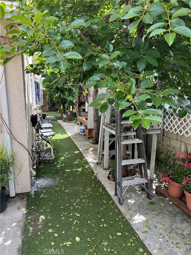 view of yard featuring fence