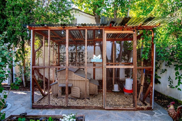 4001 Coldwater Canyon Ave, Studio City, CA 91604 - view of poultry coop