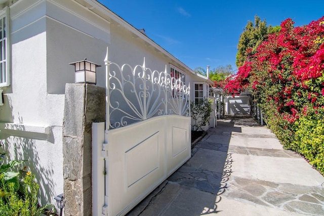 4001 Coldwater Canyon Ave, Studio City, CA 91604 - view of home's exterior with stucco siding