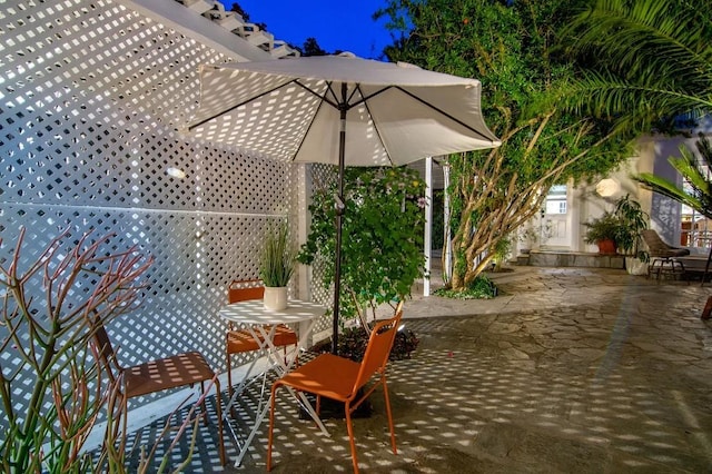 4001 Coldwater Canyon Ave, Studio City, CA 91604 - view of patio / terrace
