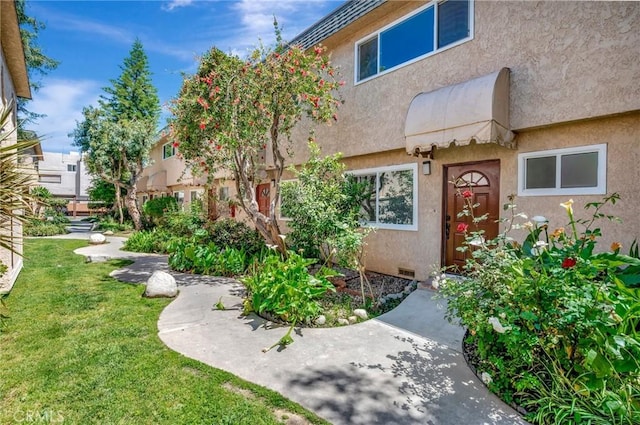 17053 Roscoe Blvd Unit 3, Northridge, CA 91325 - view of home's community featuring a lawn