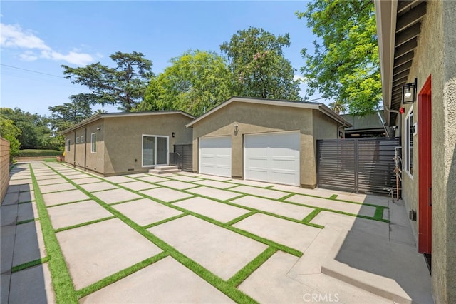 160 S Altadena Dr, Pasadena, CA 91107 - garage with fence