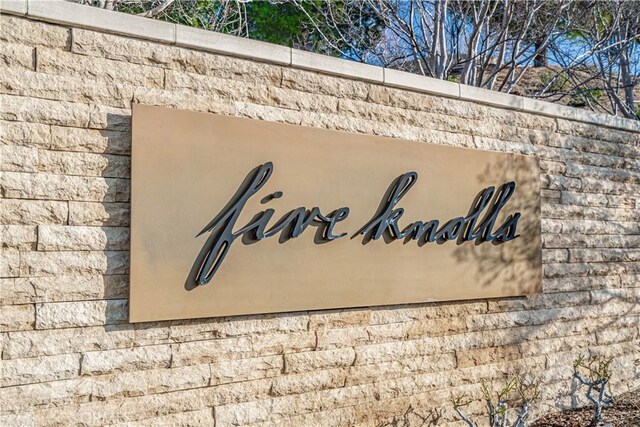 view of community / neighborhood sign