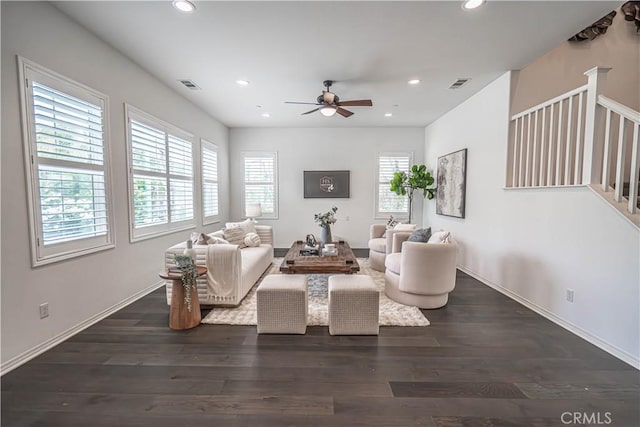 living area featuring ceiling fan, recessed lighting, wood finished floors, and baseboards