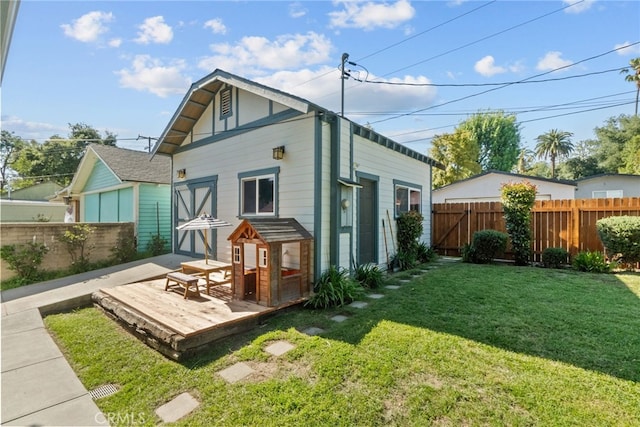 1719 Monte Vista St, Pasadena, CA 91106 - back of property featuring a deck