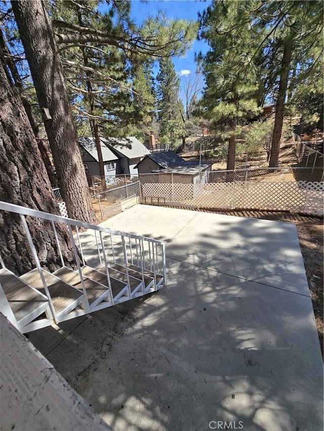 33337 Holcomb Creek Dr, Green Valley Lake, CA 92341 - view of yard featuring fence and a patio area