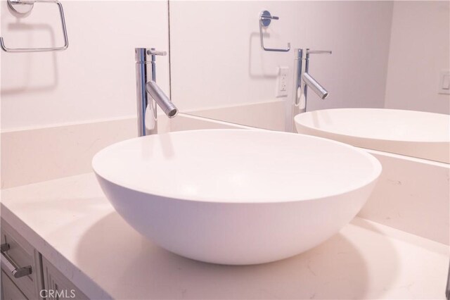 12539 Presnell St, Los Angeles, CA 90066 - bathroom view of vanity