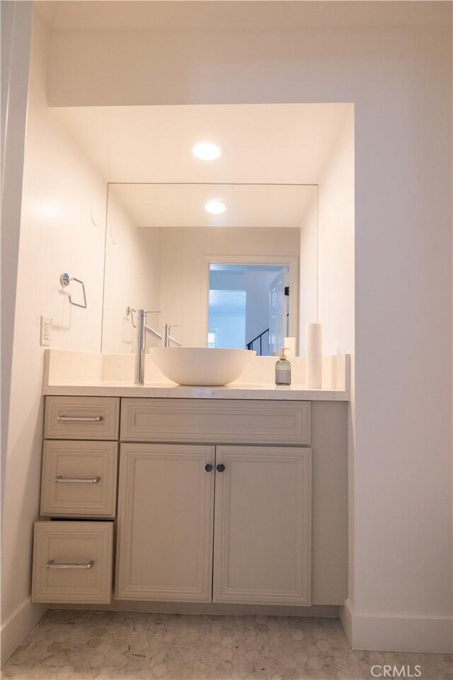 12539 Presnell St, Los Angeles, CA 90066 - bathroom with baseboards, vanity, and recessed lighting