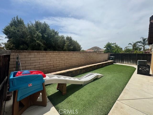 1421 Alta Palma Rd, Perris, CA 92571 - view of fenced backyard