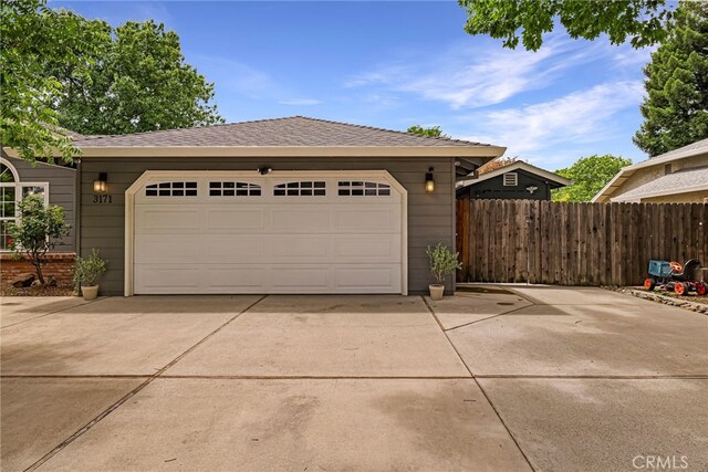 3171 Eagle Lake Ct, Chico, CA 95973 - garage with concrete driveway