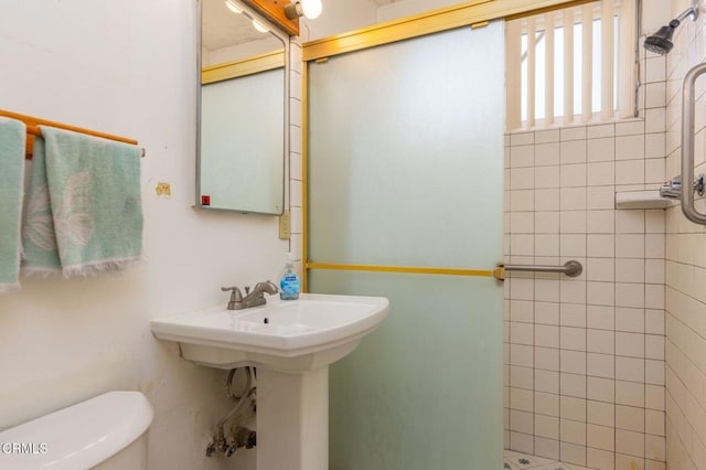 4117 S C St, Oxnard, CA 93033 - bathroom featuring a stall shower and toilet