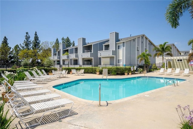 777 S Citrus Ave Unit 266, Azusa, CA 91702 - community pool featuring fence and a patio