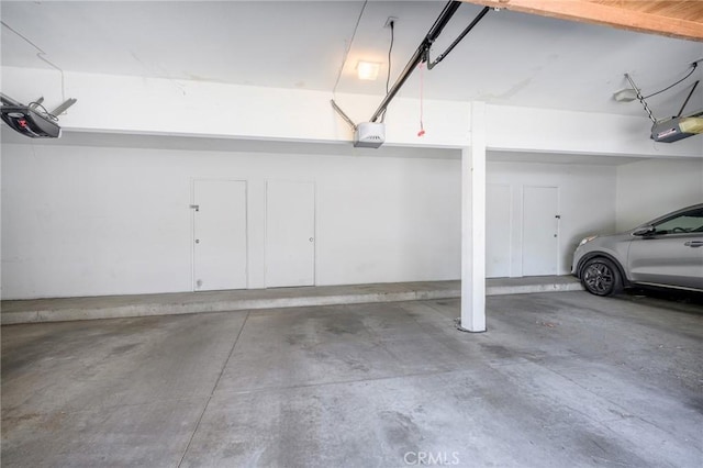 777 S Citrus Ave Unit 266, Azusa, CA 91702 - parking deck with a garage door opener