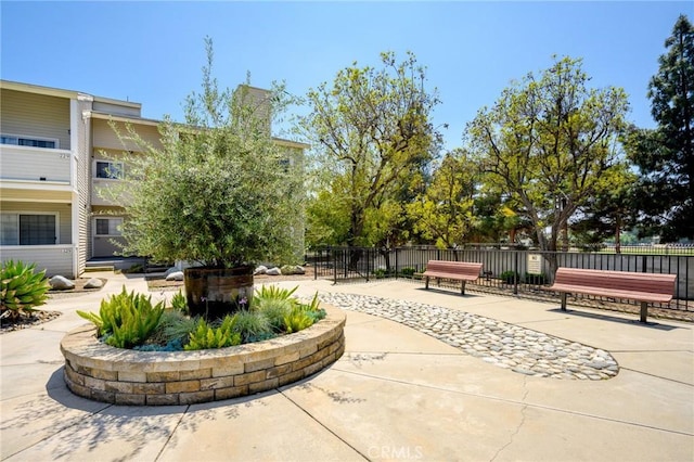 777 S Citrus Ave Unit 266, Azusa, CA 91702 - view of property's community with fence and a patio
