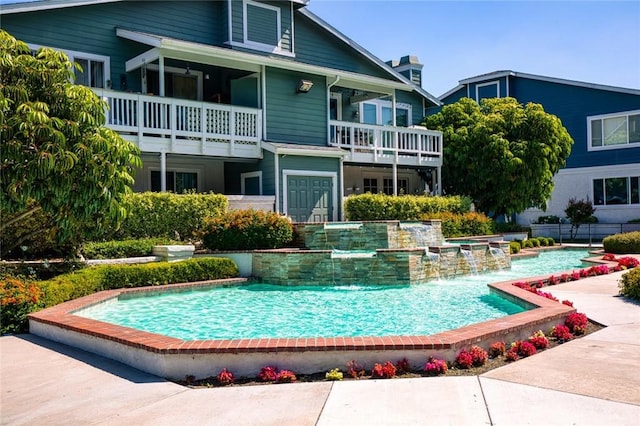 view of swimming pool