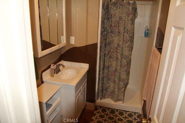 2205 Freeman Dr, Pine Mountain Club, CA 93225 - bathroom featuring vanity and a shower stall