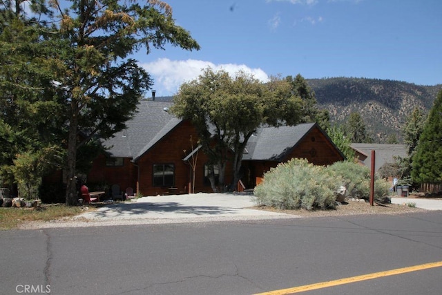2205 Freeman Dr, Pine Mountain Club, CA 93225 - view of front of property with a mountain view