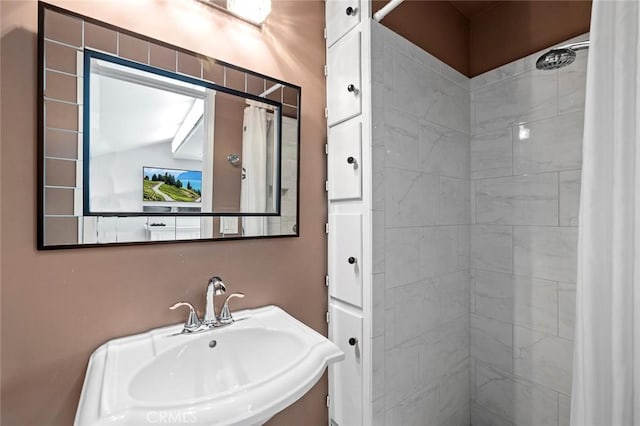 19129 E Orangepath St, Glendora, CA 91741 - bathroom featuring a sink and tiled shower
