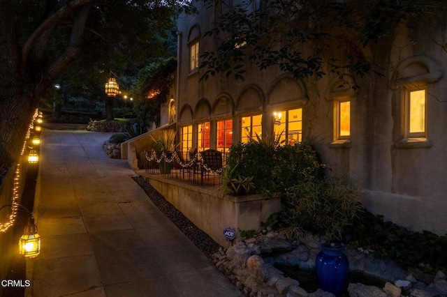 2707 Hermosita Dr, Glendale, CA 91208 - view of property exterior at twilight