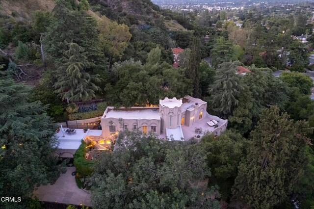 2707 Hermosita Dr, Glendale, CA 91208 - aerial overview of property's location featuring a heavily wooded area