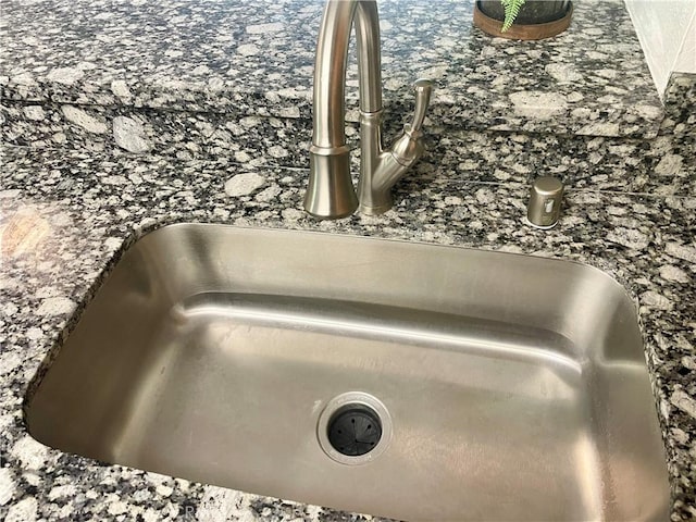 21203 Camelia Unit 34, Lake Forest, CA 92630 - kitchen view of a sink