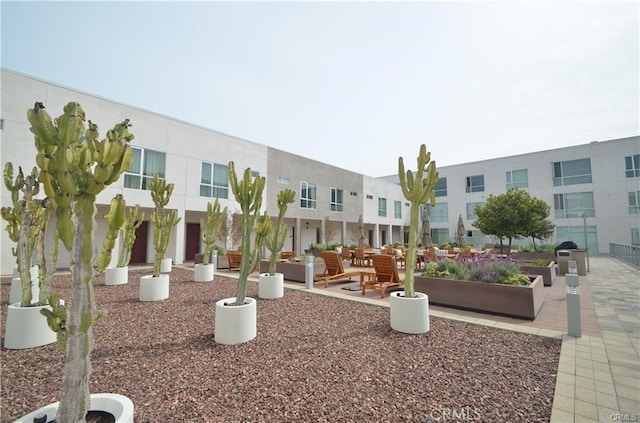 surrounding community featuring a residential view