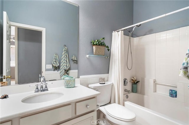 29365 Sparkling Dr, Menifee, CA 92584 - bathroom with vanity, shower / tub combo, wainscoting, and toilet