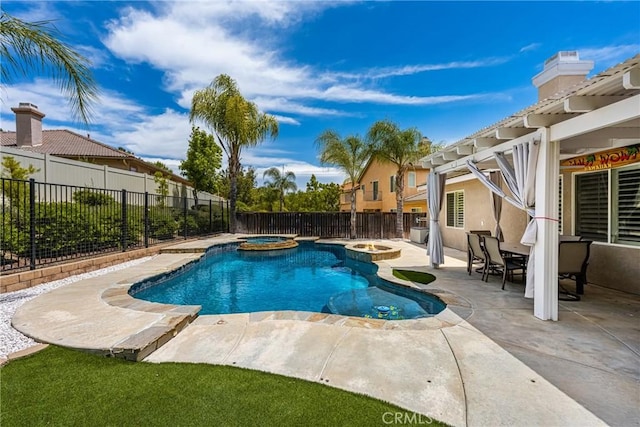 32748 Stonefield Ln, Temecula, CA 92592 - view of swimming pool featuring a pool with connected hot tub, a fenced backyard, and a patio