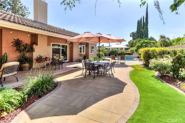 161 W Loretto Ct, Claremont, CA 91711 - view of patio / terrace with an outdoor pool and outdoor dining space