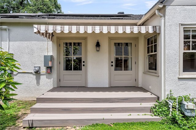 4775 Somerset Dr, Riverside, CA 92507 - doorway to property with stucco siding