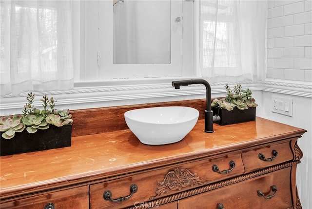 4775 Somerset Dr, Riverside, CA 92507 - bathroom view of vanity