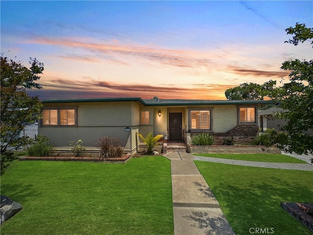 817 W Heber St, Glendora, CA 91741 - view of front facade with a yard