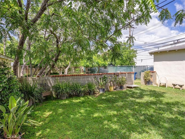 137 N Rose St, Burbank, CA 91505 - view of yard