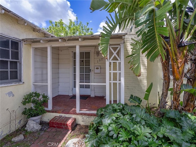 137 N Rose St, Burbank, CA 91505 - doorway to property with a porch and stucco siding
