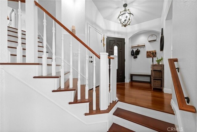 15 Vittoria St, Laguna Niguel, CA 92677 - entryway featuring stairway