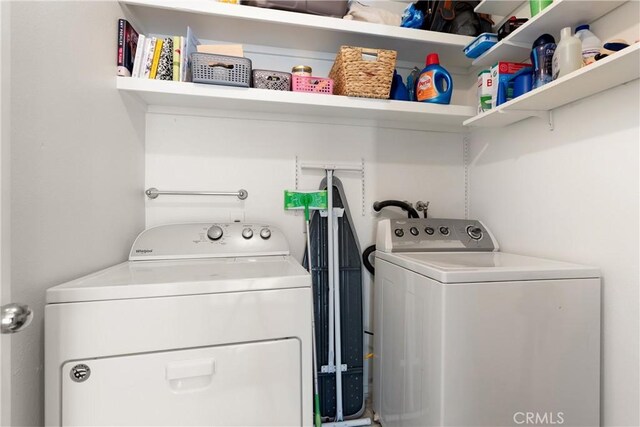 23622 Wakefield Ct Unit 69, Laguna Niguel, CA 92677 - clothes washing area featuring washing machine and dryer
