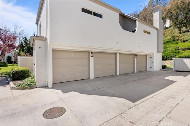 23622 Wakefield Ct Unit 69, Laguna Niguel, CA 92677 - garage featuring concrete driveway