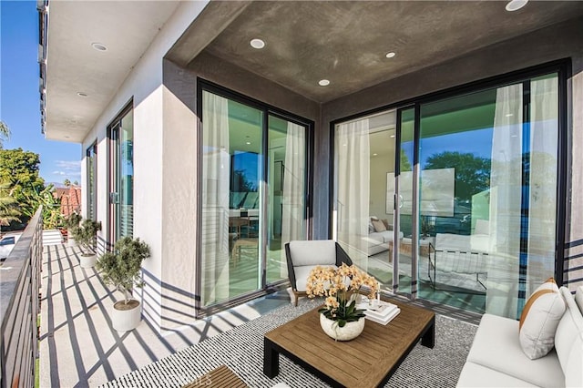 2202 Thurman Ave, Los Angeles, CA 90016 - view of balcony