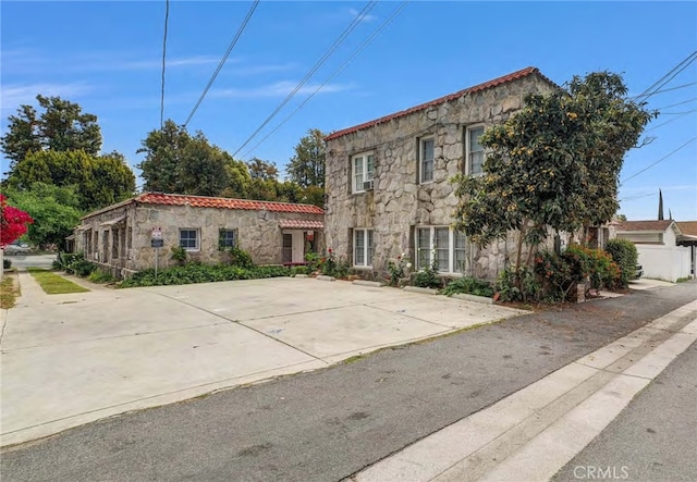 581 N Euclid Ave, Upland, CA 91786 - view of front facade featuring stone siding