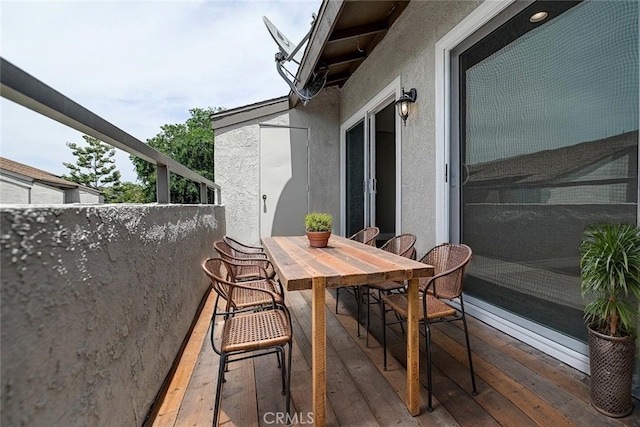 21981 Rimhurst Dr Unit 154, Lake Forest, CA 92630 - balcony featuring outdoor dining space