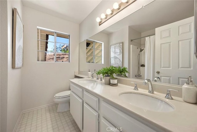 13639 Meadow Crest Dr, Chino Hills, CA 91709 - full bathroom featuring toilet, baseboards, curtained shower, and double vanity