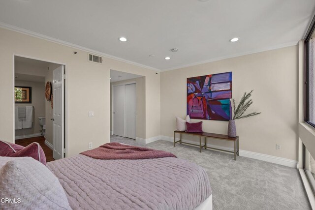 500 E Del Mar Blvd Unit 24, Pasadena, CA 91101 - bedroom featuring baseboards, recessed lighting, carpet flooring, ornamental molding, and ensuite bathroom