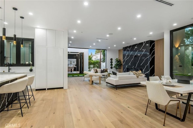 5132 Lindley Ave, Encino, CA 91316 - community lobby featuring a sink and recessed lighting