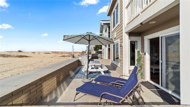 402 E Oceanfront, Newport Beach, CA 92661 - view of patio