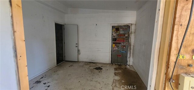 7067 Tamarisk Ave, Yucca Valley, CA 92284 - interior space