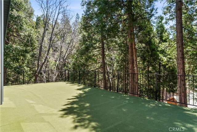 300 Pioneer Rd, Lake Arrowhead, CA 92352 - view of yard